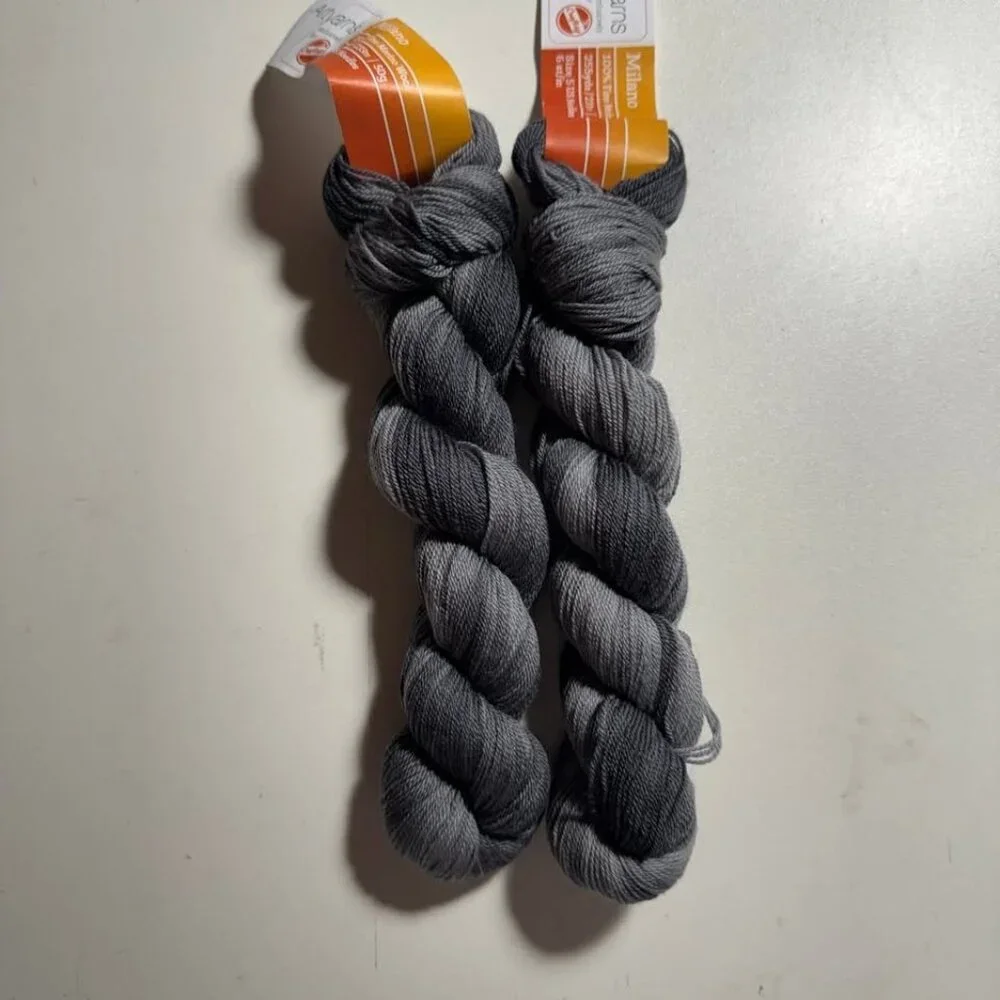 2 Skeins Art Yarns 100% Fine Merino Wool Grey Black #503 - Picture 2 of 4